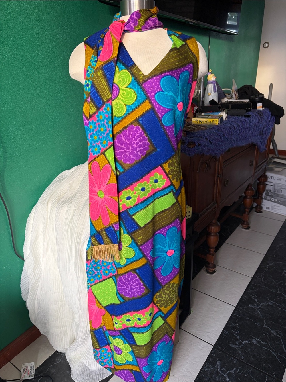 Vintage 60s Liberty House by Kiyomi Hawaiian Dress XS, pocket, tie neck, 16”PTP